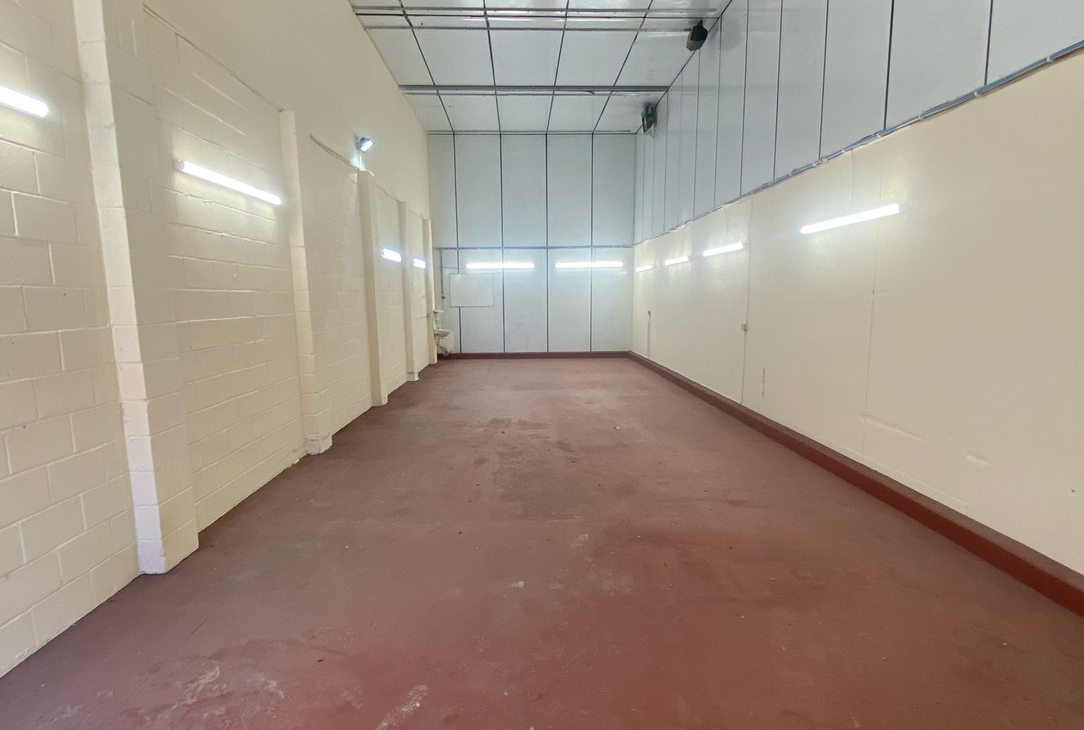 Industrial Unit in Rhyl - photo 2